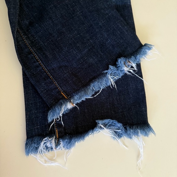 CAbi Celebrity Star Slim Boyfriend Two-Tone Denim Jeans Style# 3937 Size 2 - Picture 7 of 14